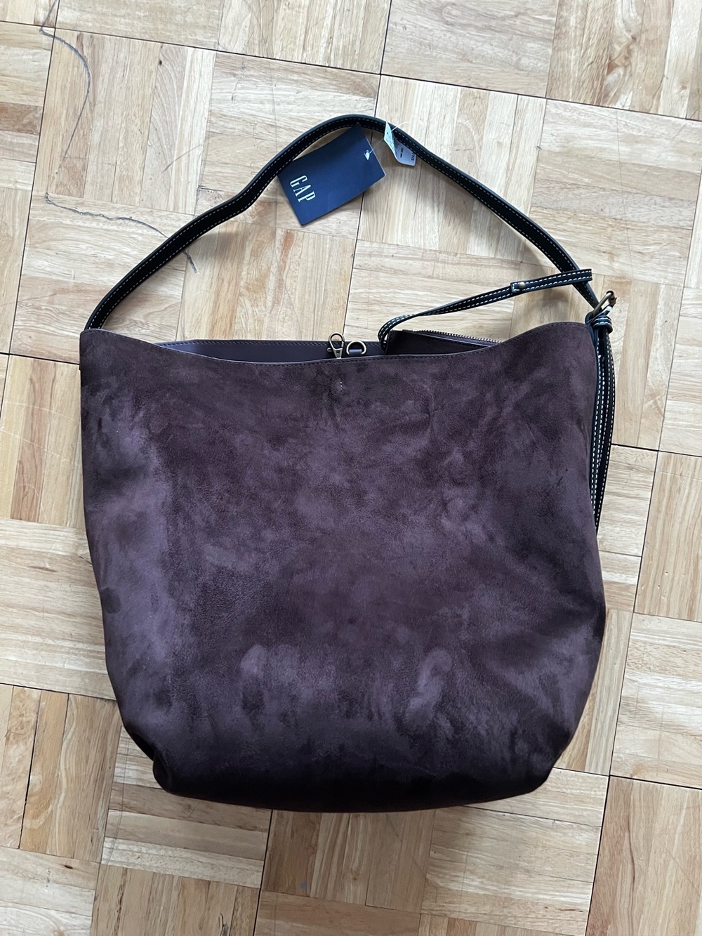 NWTs GAP Vegan Suede Shoulder Bag Boho Bucket Tote Purse Chocolate Brown Boho - Picture 10 of 13